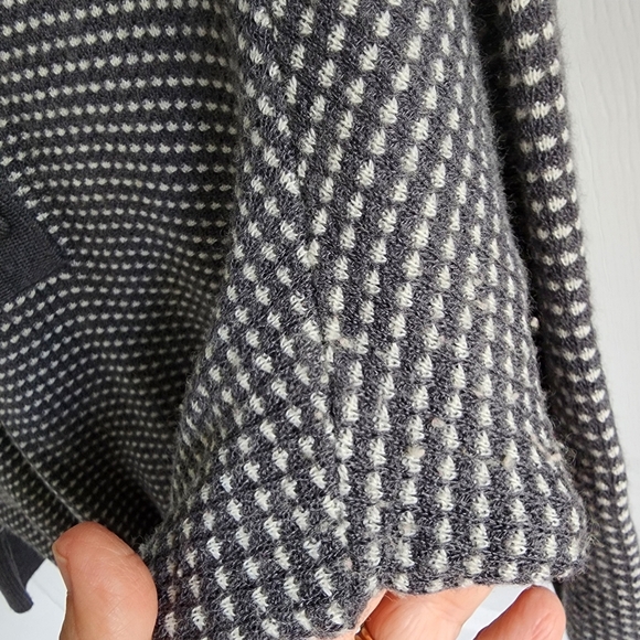 Vintage Glenayr Kitten Sweater - Picture 6 of 8